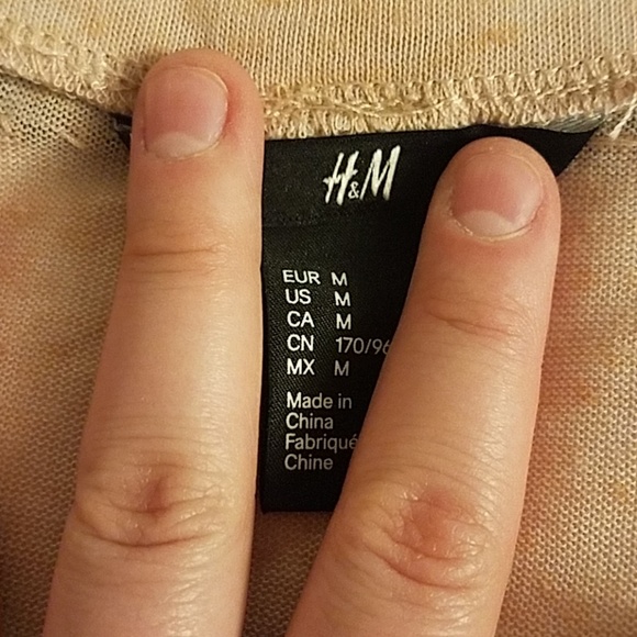 H&M tan shirt - Picture 3 of 3